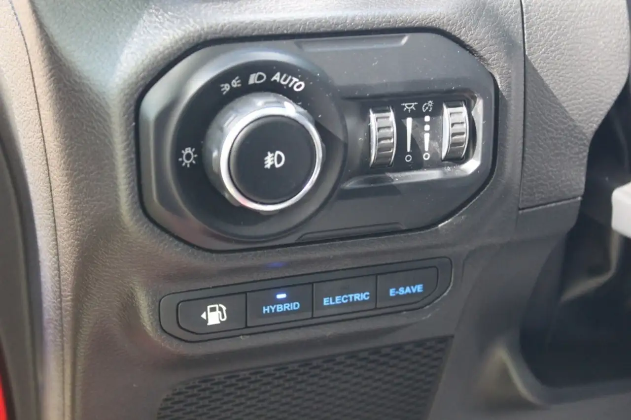 Jeep Wrangler - Image 21