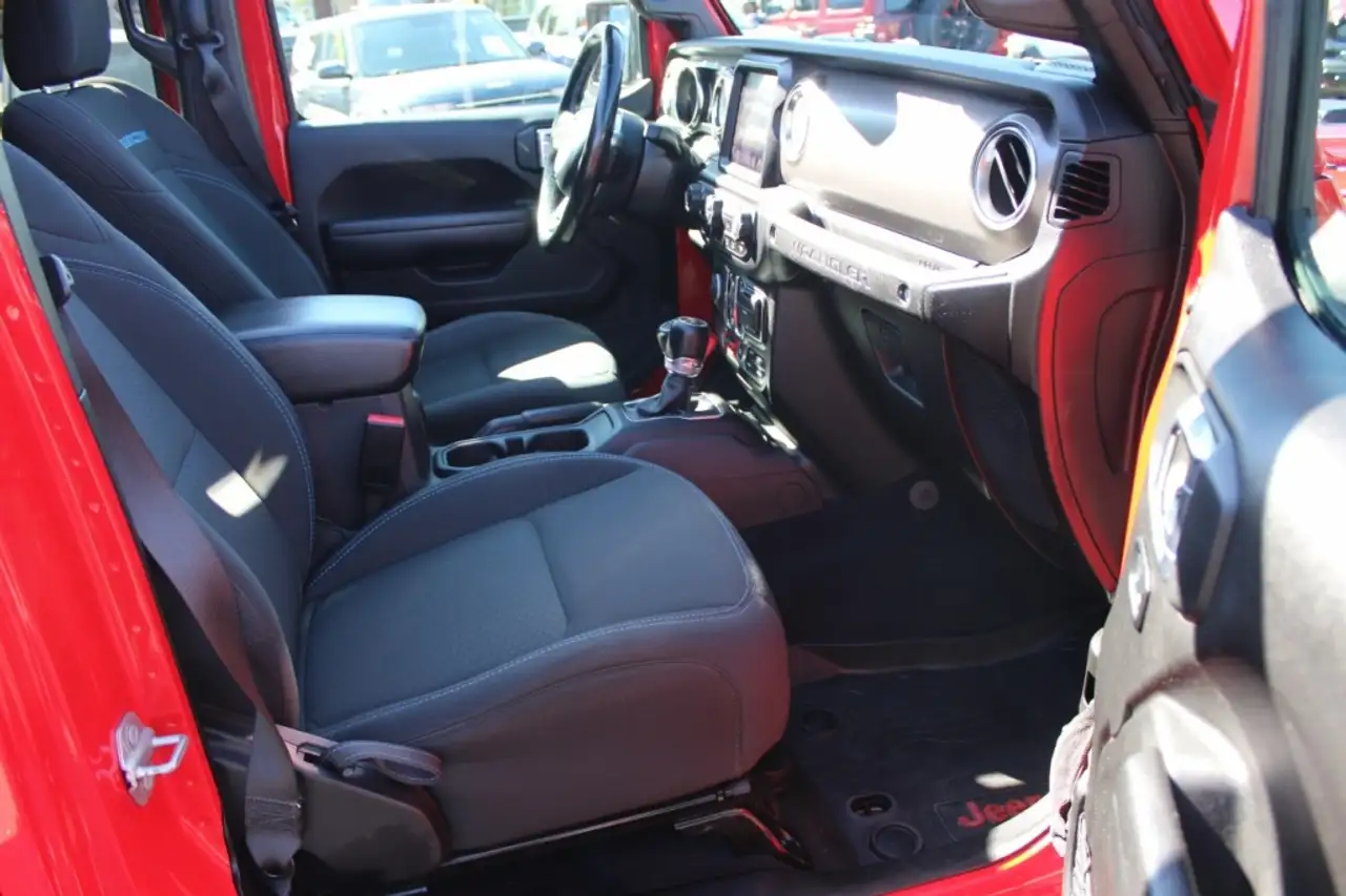 Jeep Wrangler - Image 11