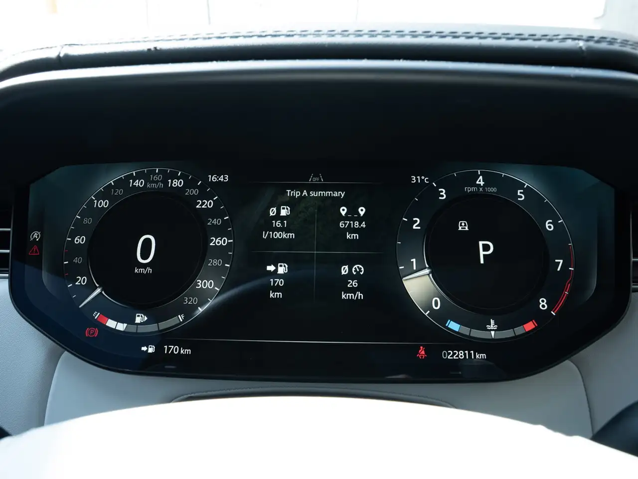 Land Rover Range Rover Sport - Image 13