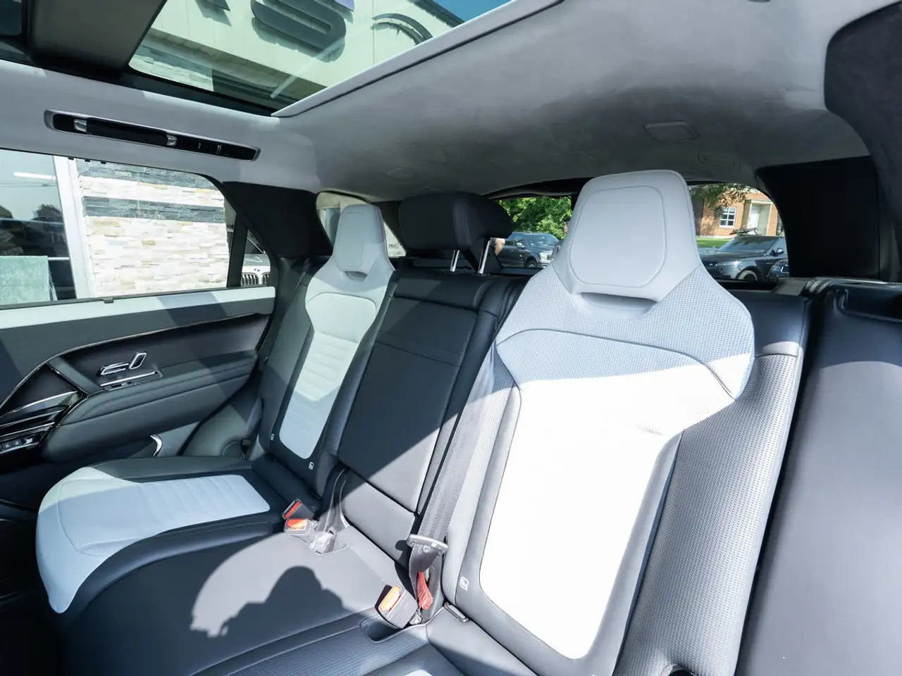 Land Rover Range Rover Sport - Image 22