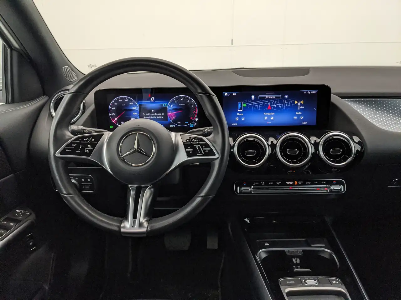 Mercedes-Benz GLA - Image 25