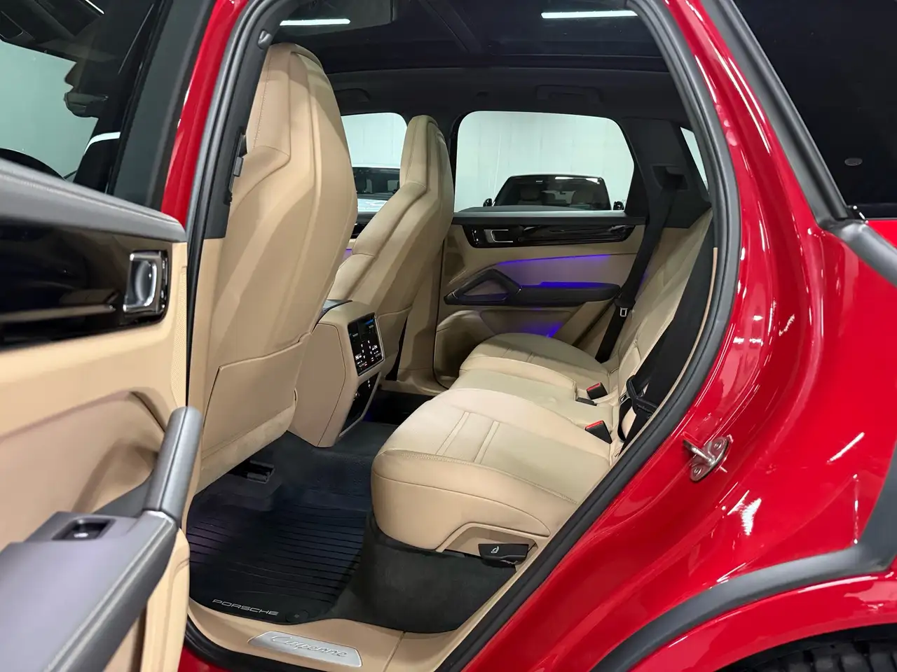 Porsche Cayenne - Image 24