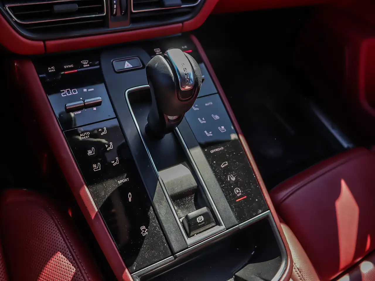 Porsche Macan - Image 23