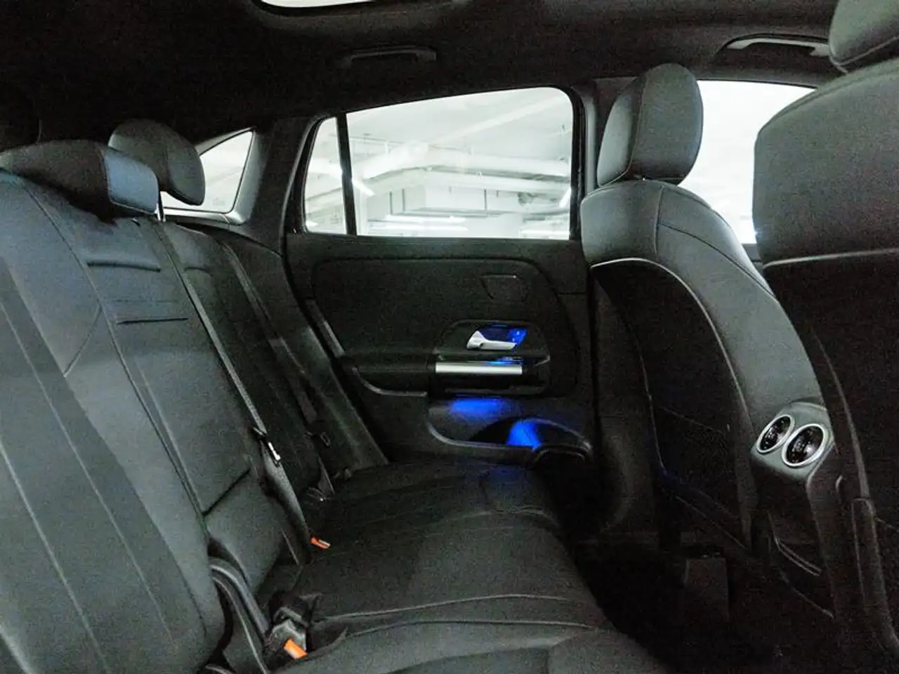 Mercedes-Benz GLA - Image 24