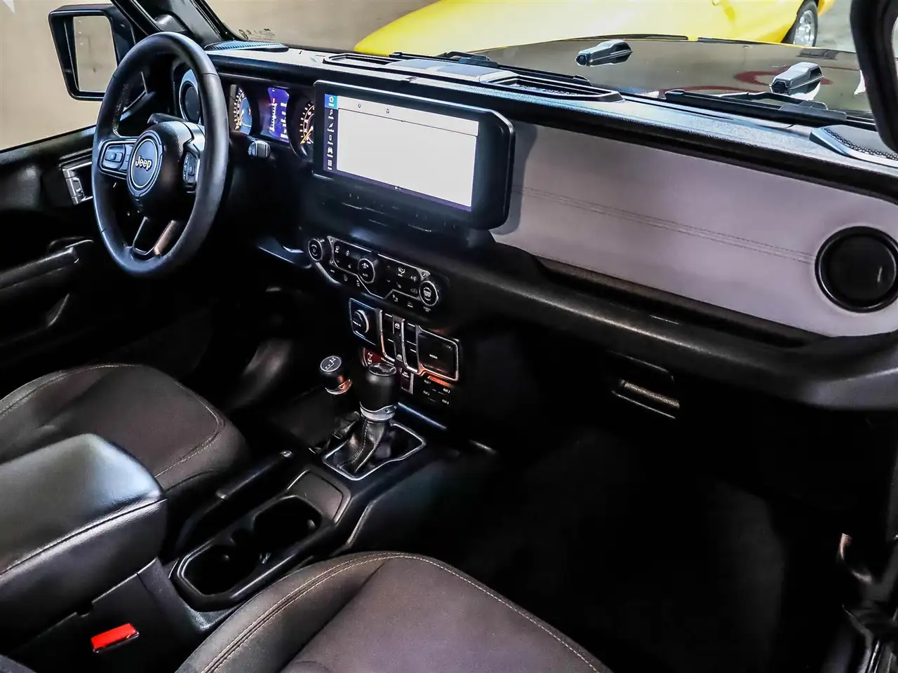 Jeep Wrangler - Image 13