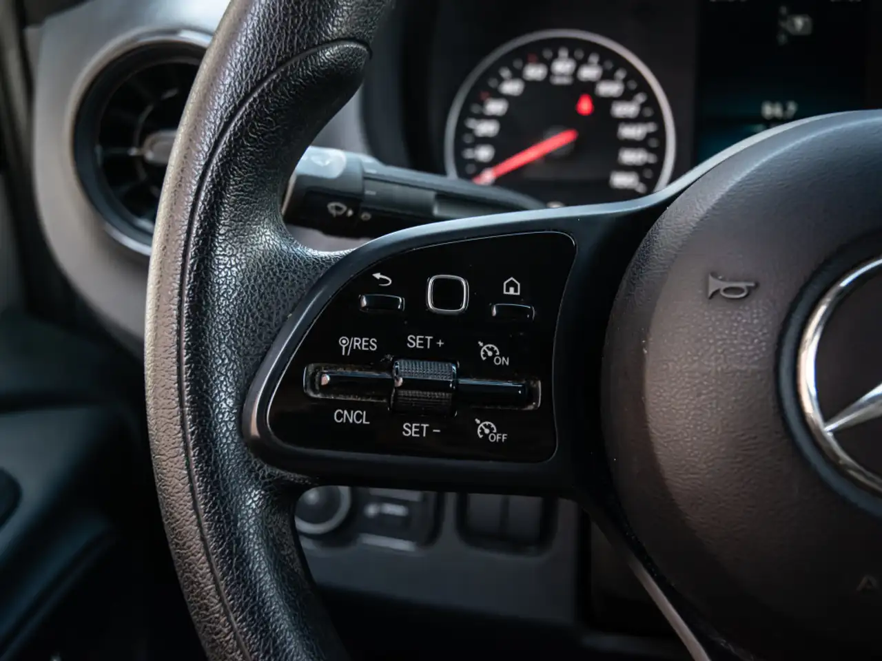 Mercedes-Benz Sprinter - Image 13