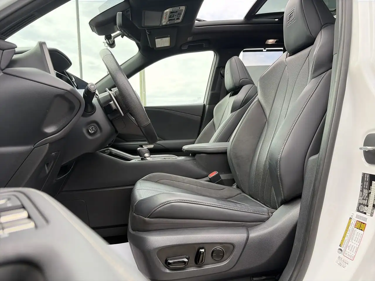 Lexus TX - Image 19