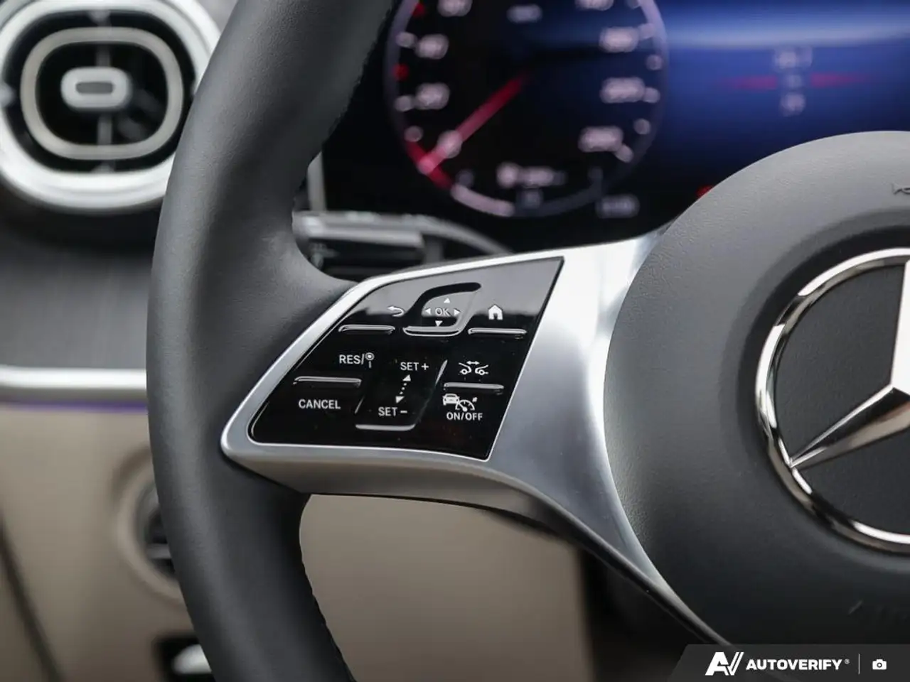 Mercedes-Benz C-Class - Image 15