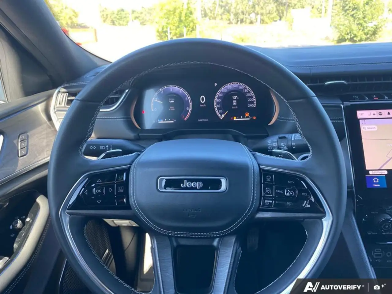Jeep Grand Cherokee - Image 15