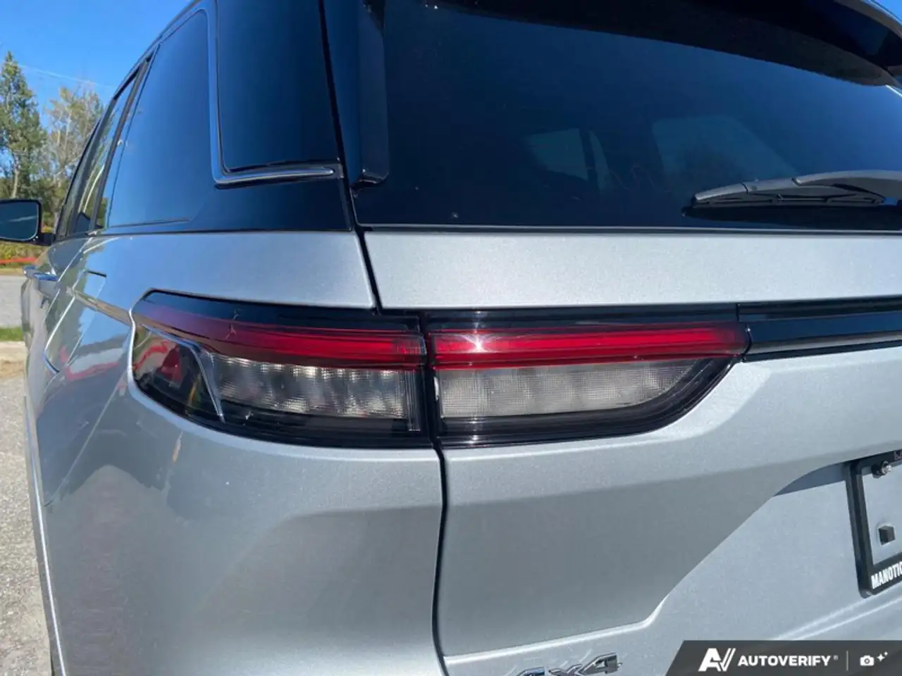 Jeep Grand Cherokee - Image 12