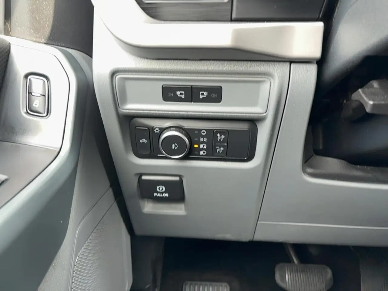 Ford F-150 - Image 33