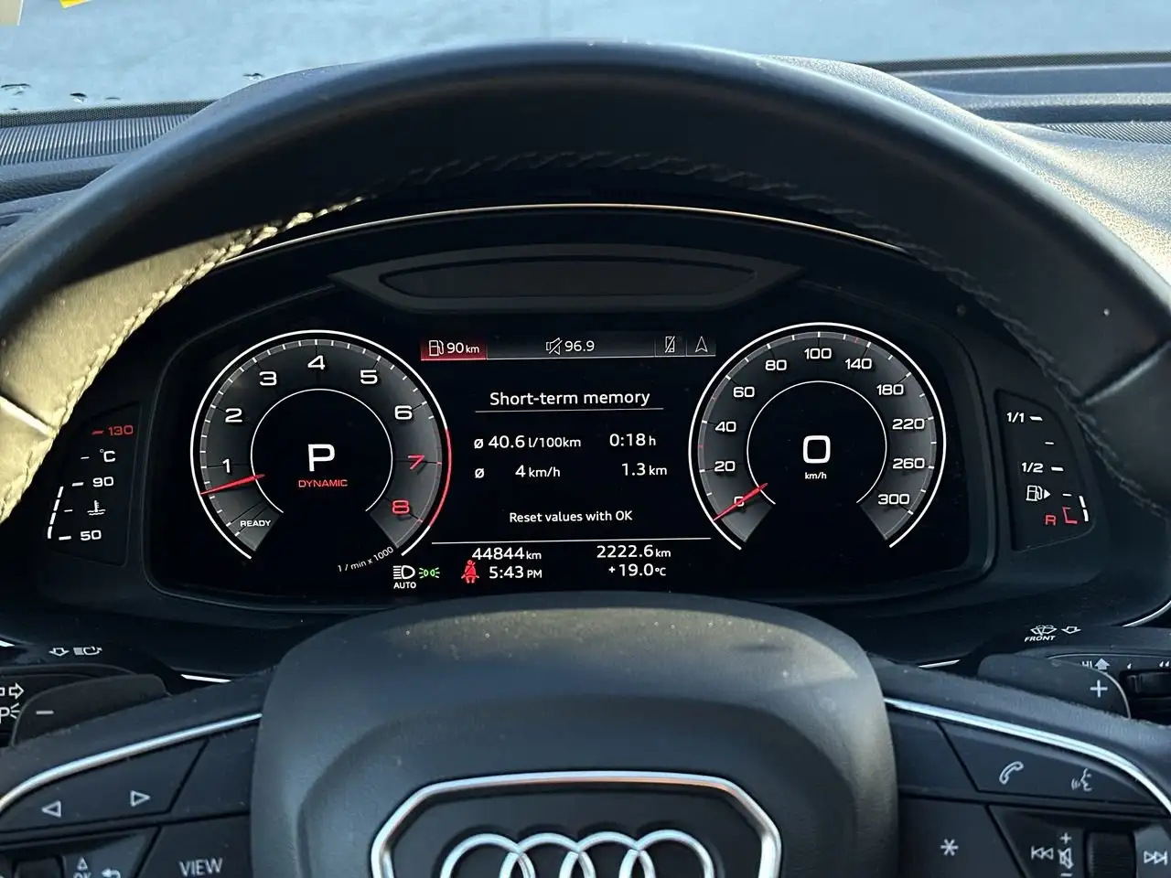 Audi Q7 - Image 23
