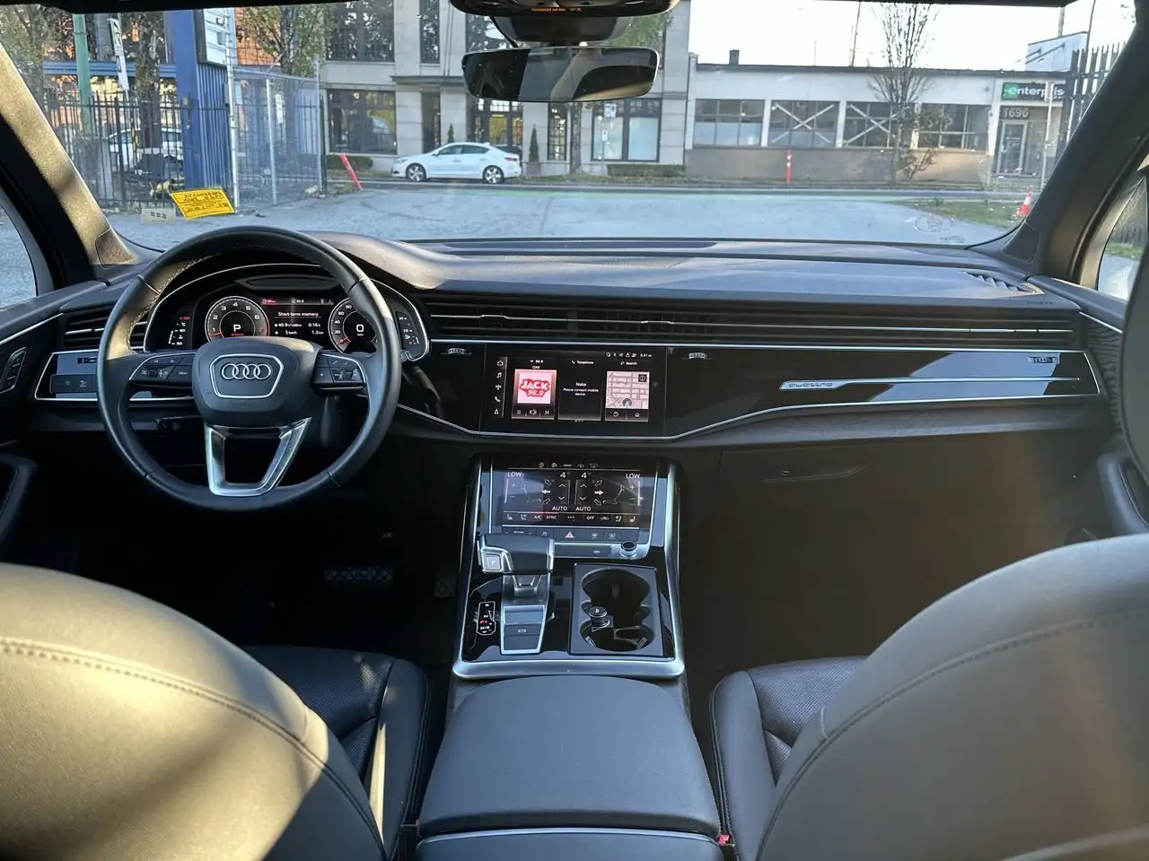 Audi Q7 - Image 19