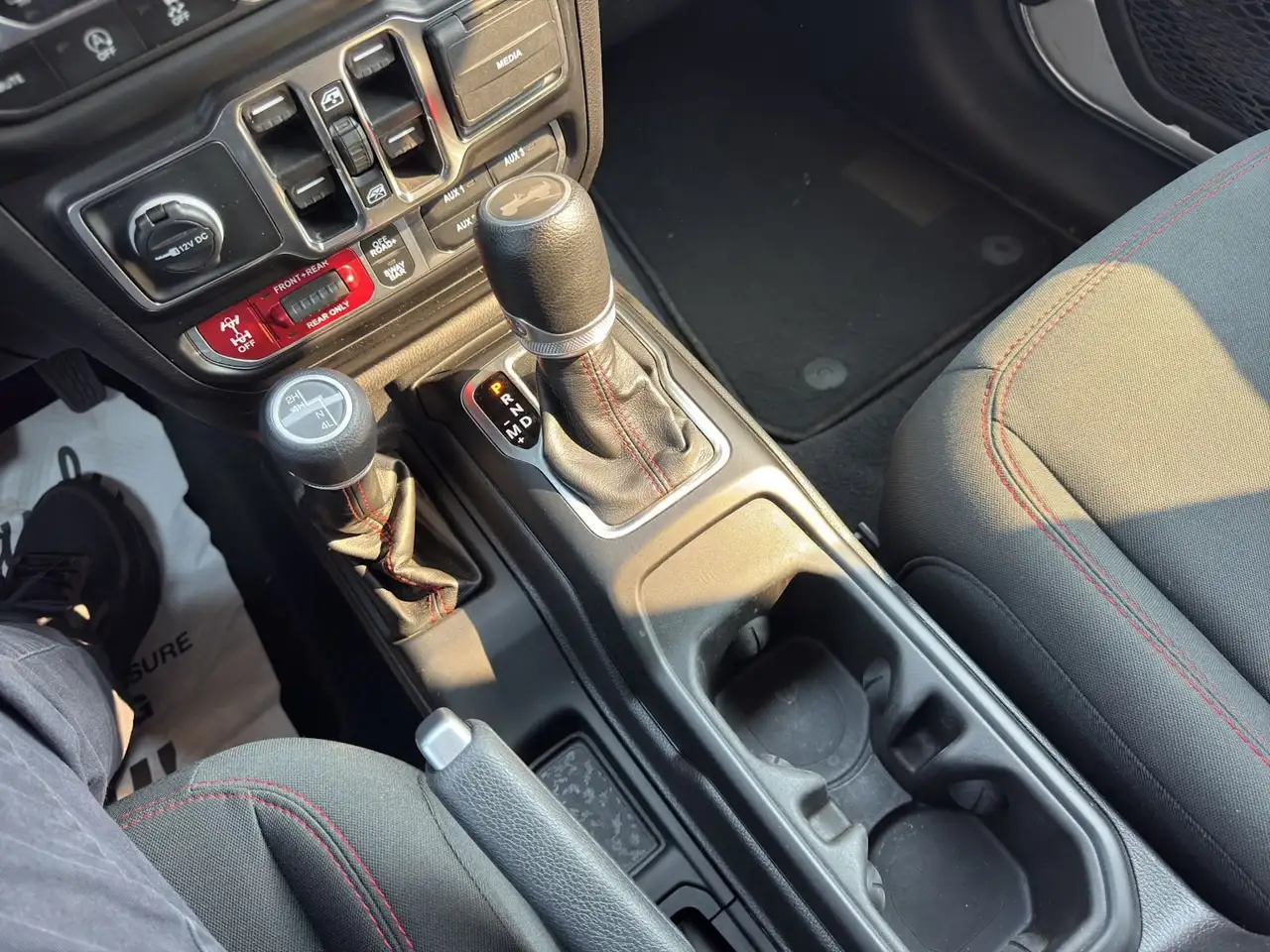 Jeep Wrangler - Image 15