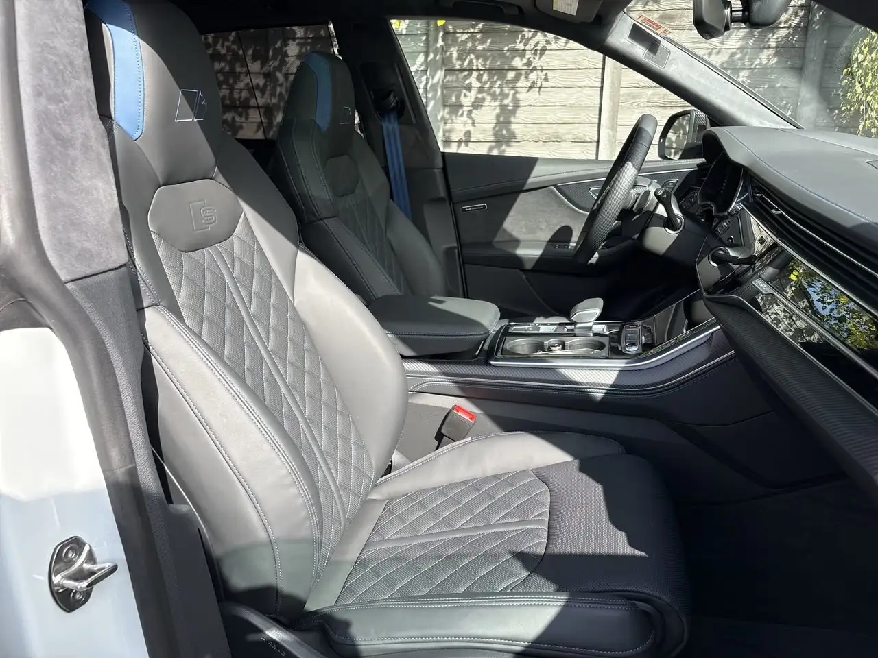 Audi SQ8 - Image 32