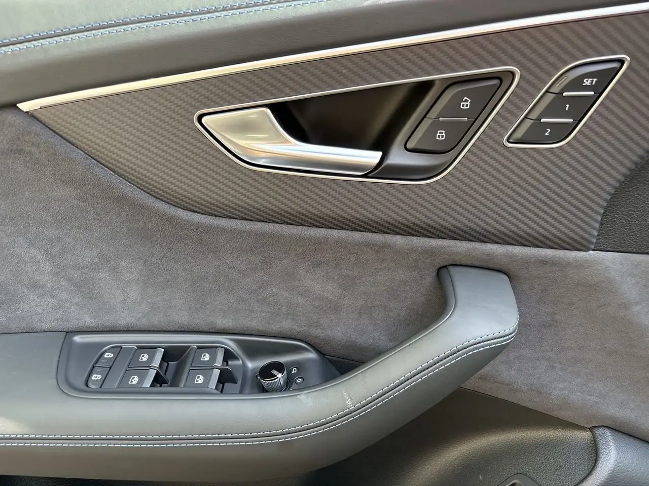 Audi SQ8 - Image 21