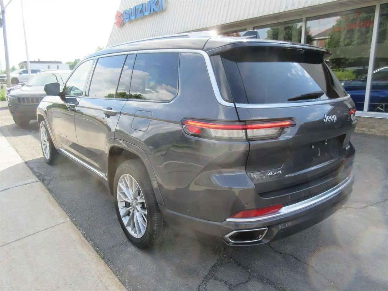 Jeep Grand Cherokee - Image 8