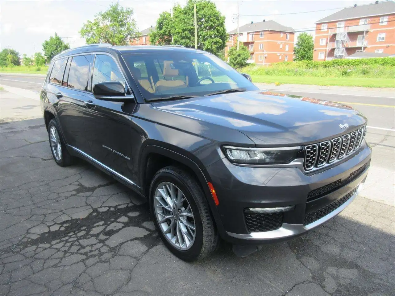 Jeep Grand Cherokee - Image 15