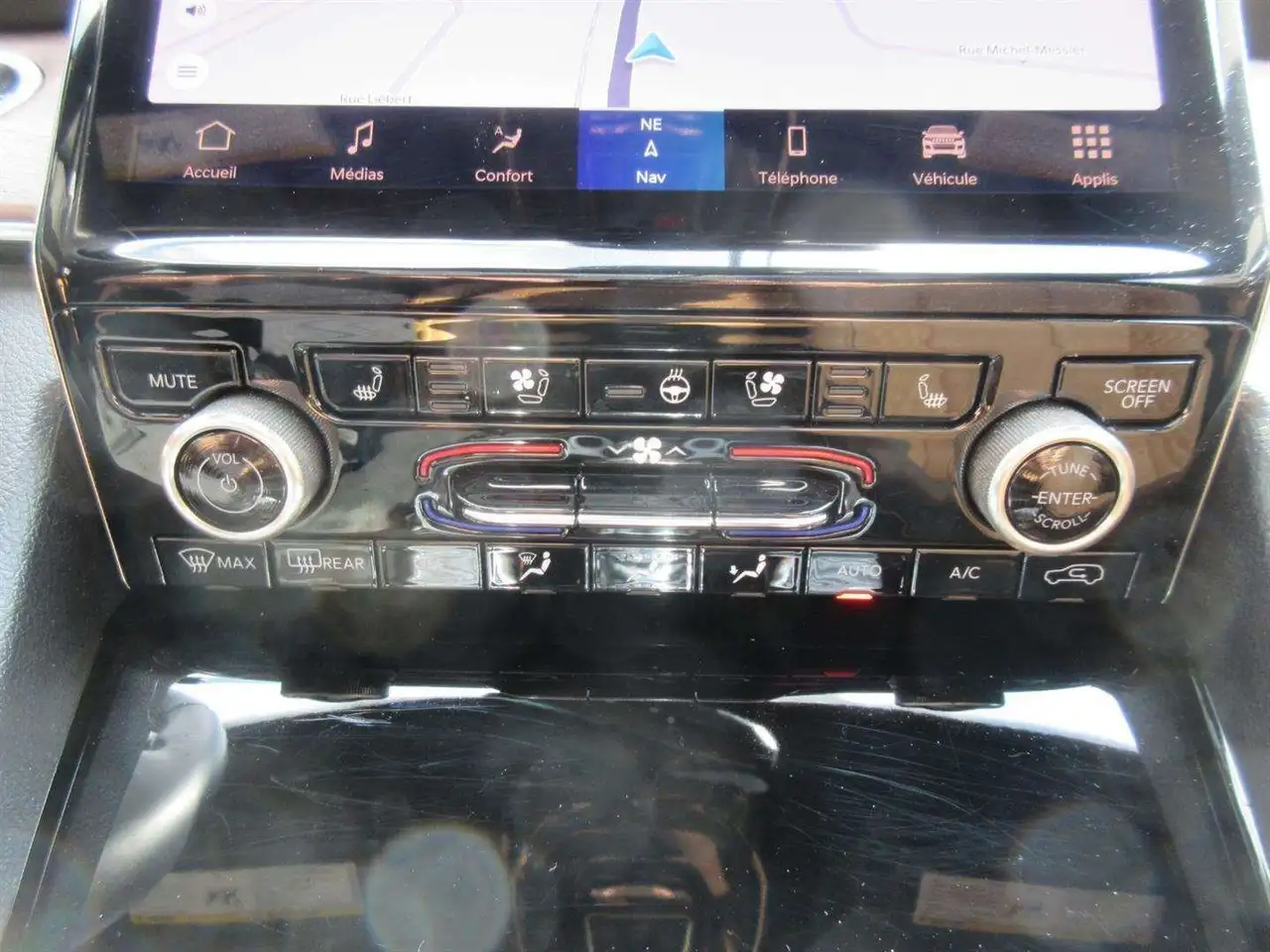 Jeep Grand Cherokee - Image 16