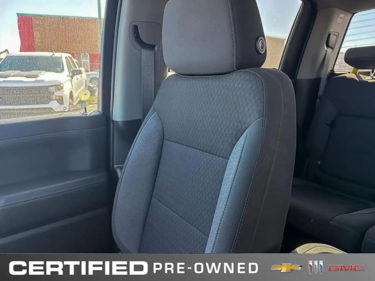 Chevrolet Silverado 1500 - Image 24