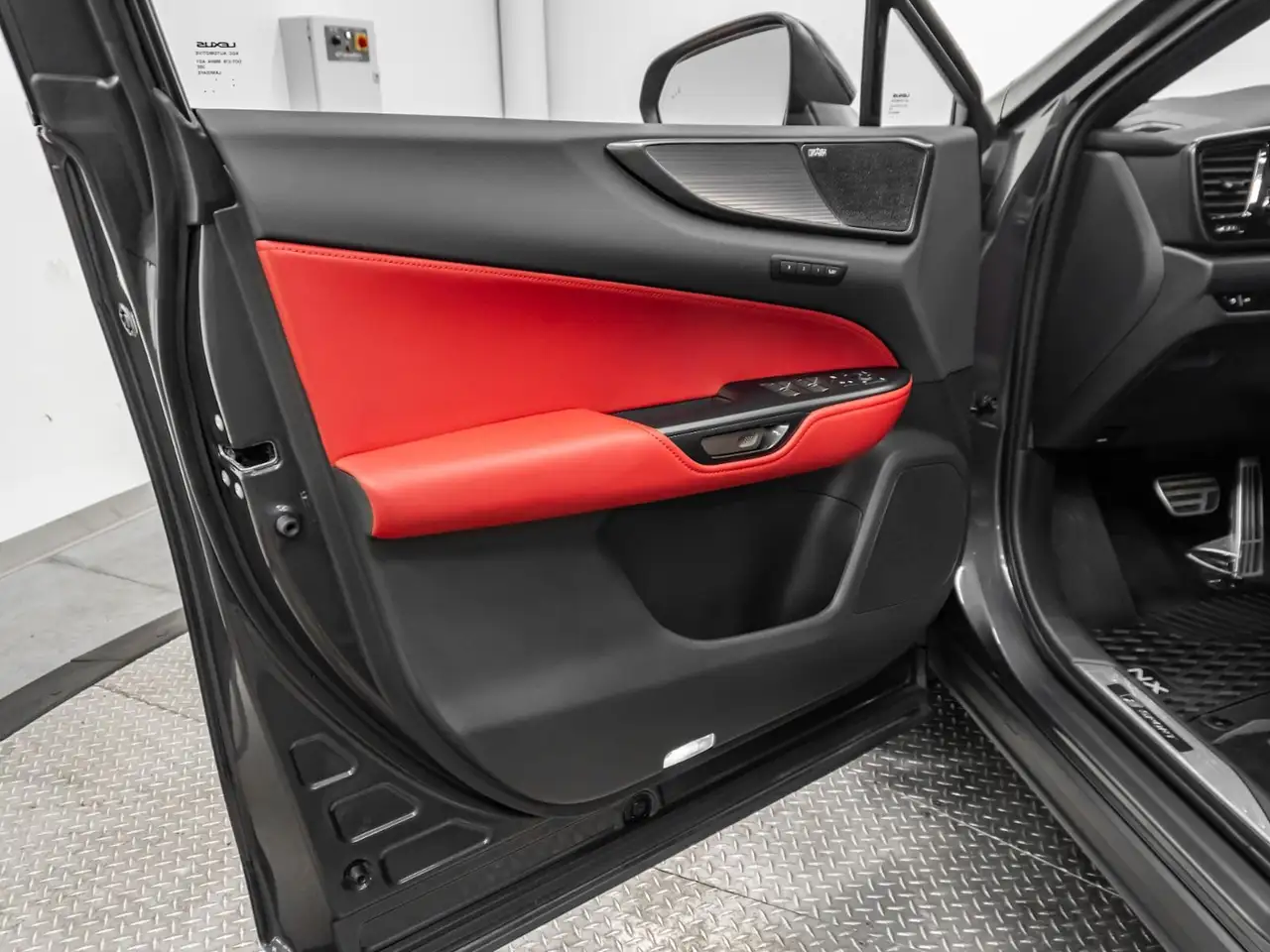 Lexus NX - Image 24