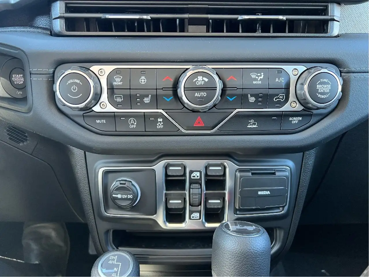 Jeep Wrangler - Image 22