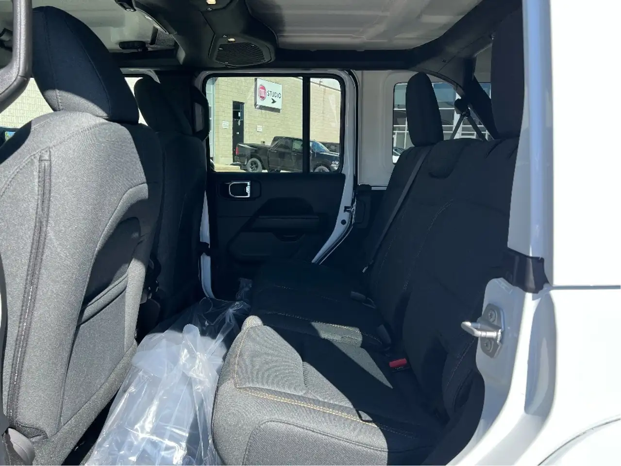 Jeep Wrangler - Image 26
