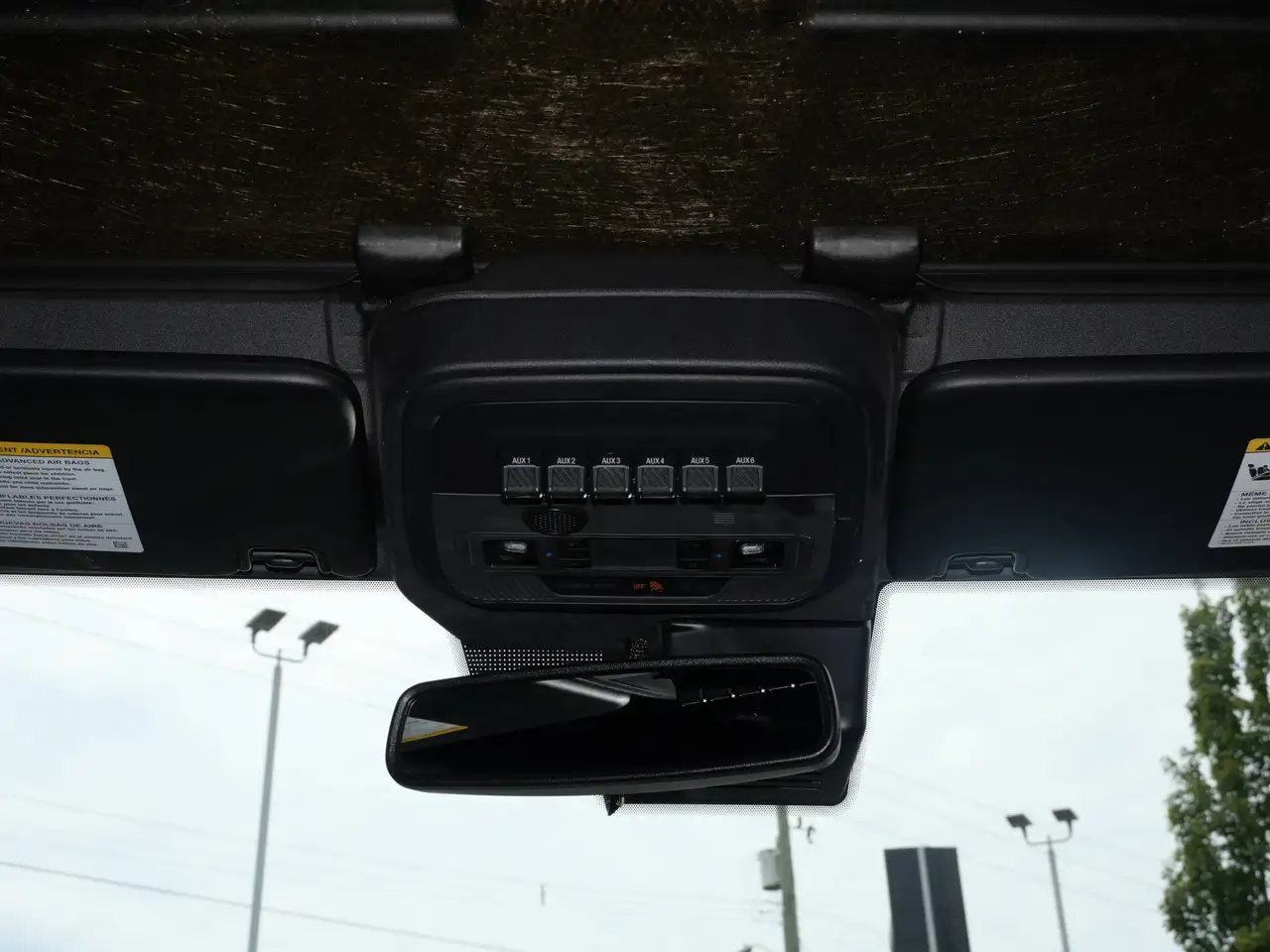 Ford Bronco - Image 19