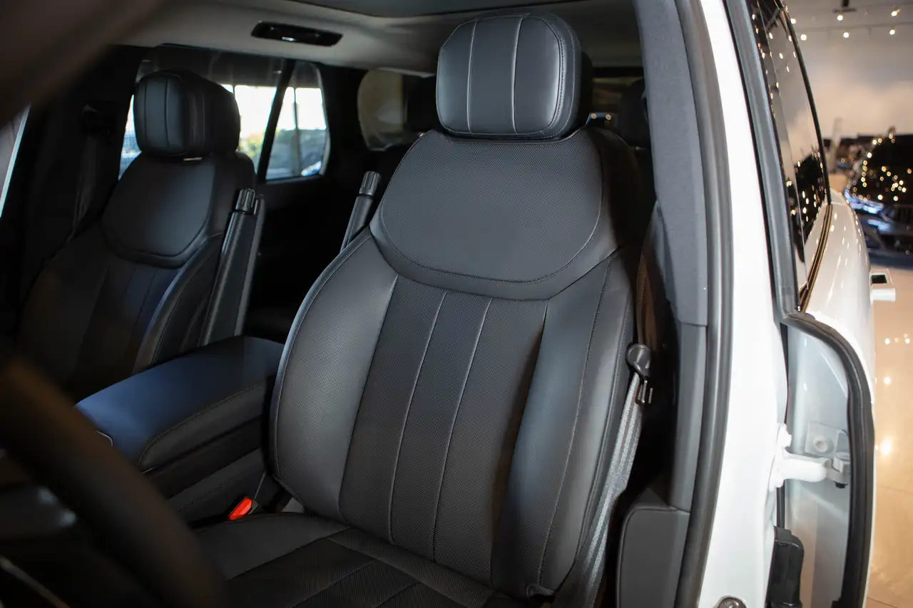 Land Rover Range Rover - Image 11