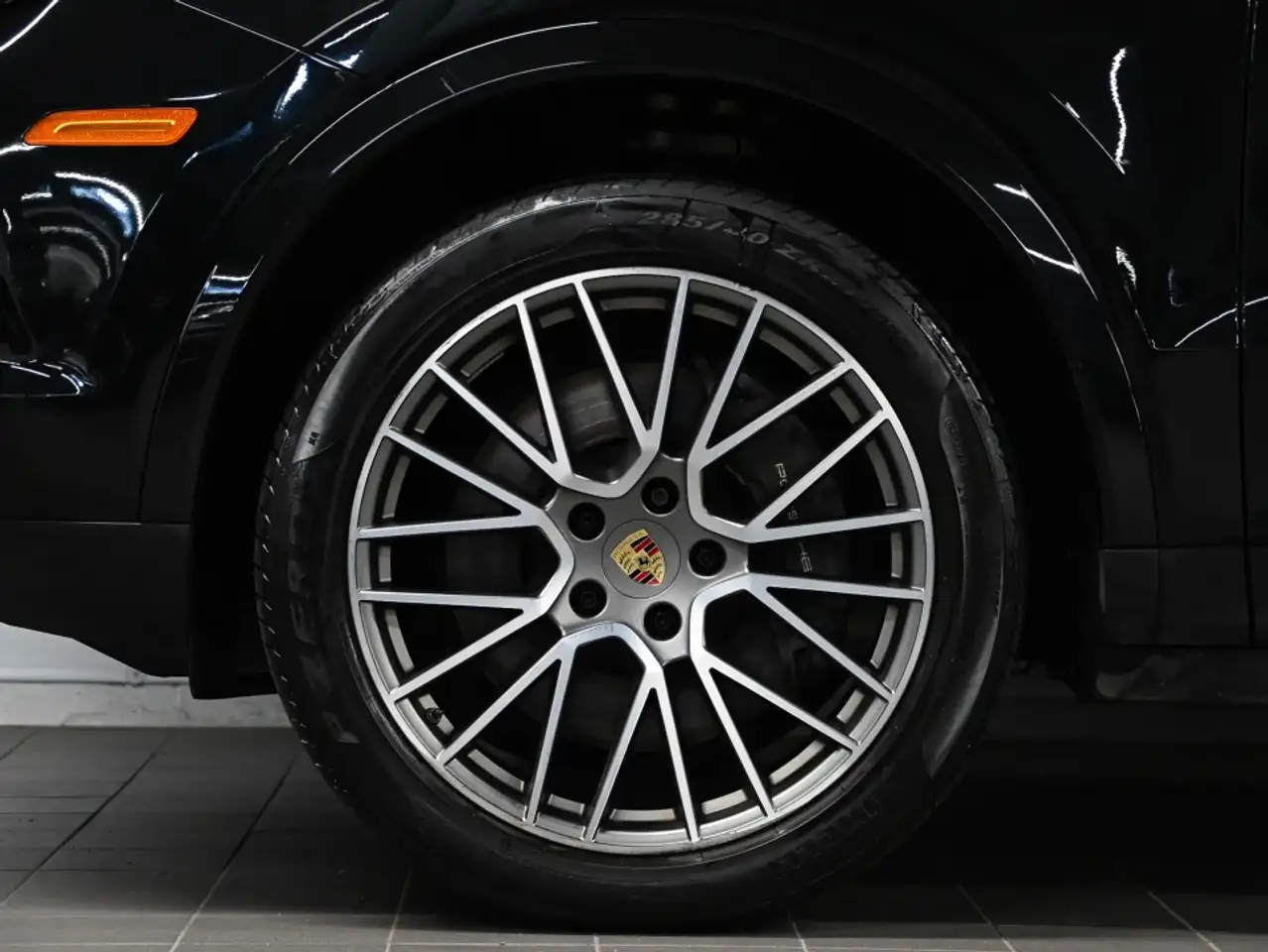 Porsche Cayenne - Image 10