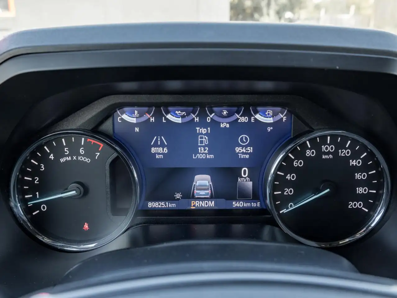 Ford Expedition - Image 12
