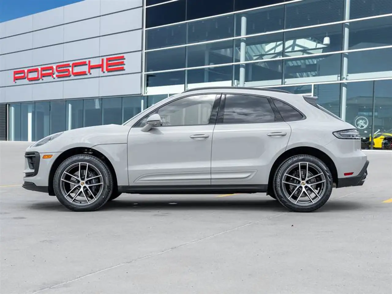 Porsche Macan - Image 3