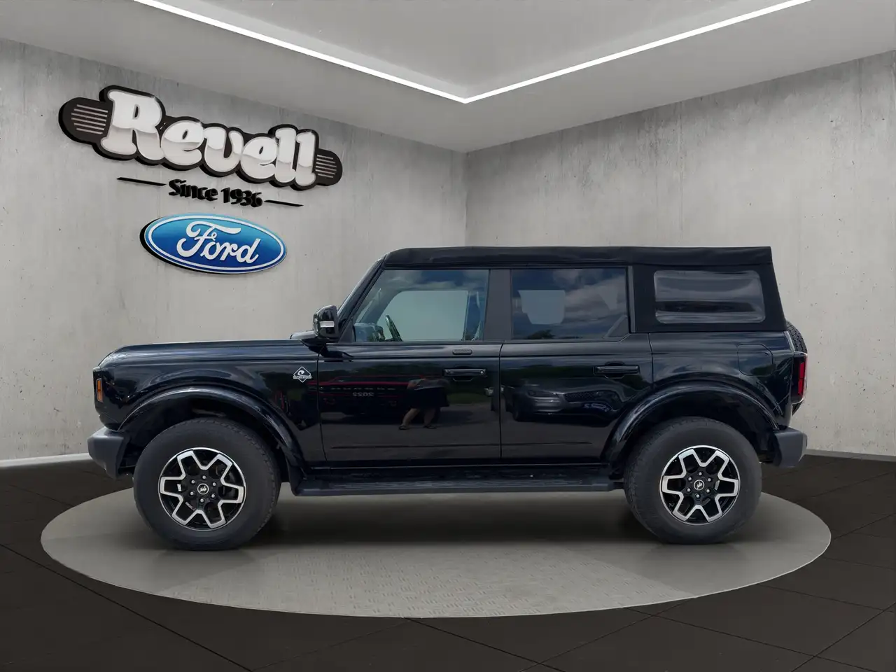 Ford Bronco - Image 3