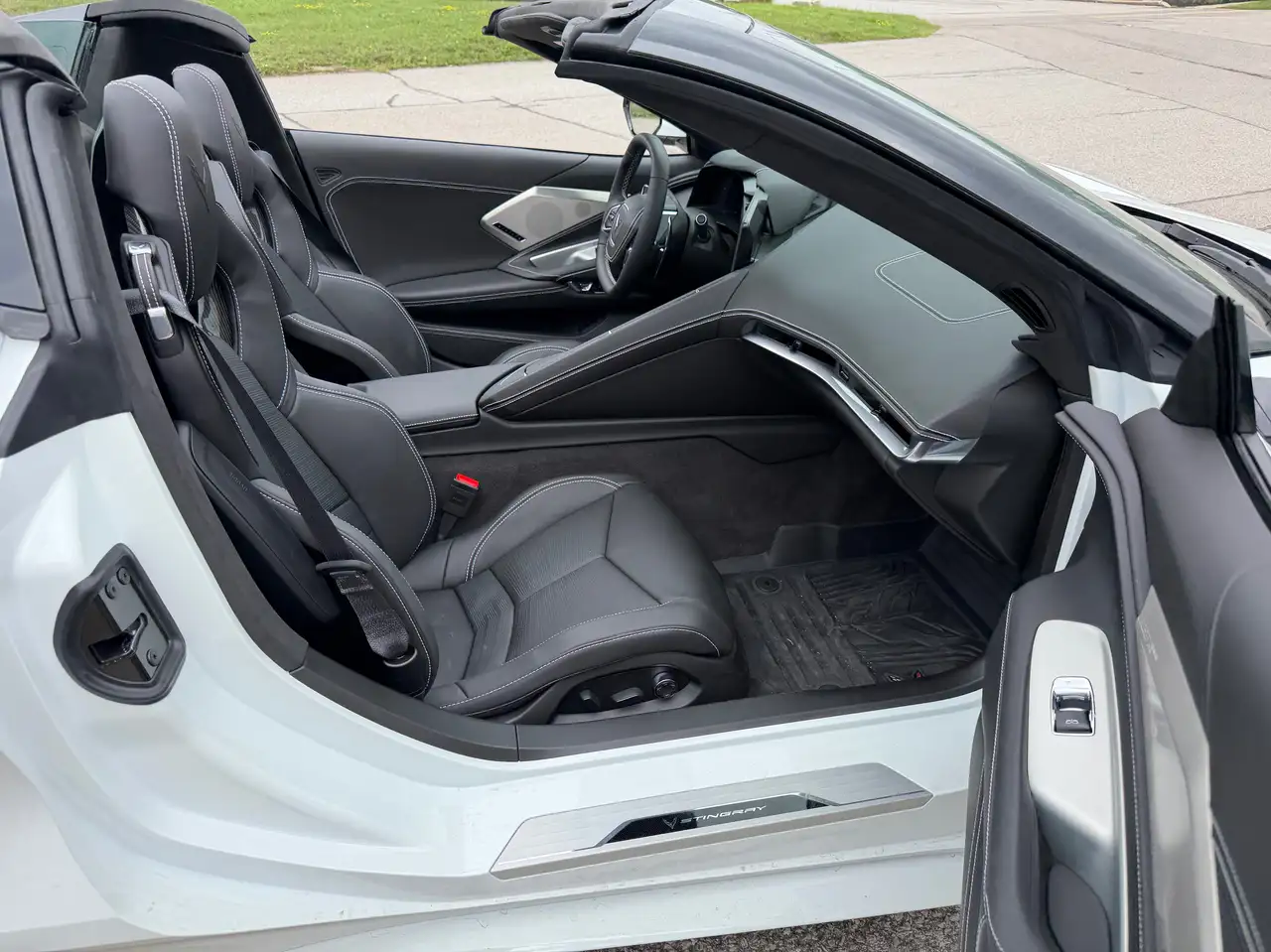 Chevrolet Corvette - Image 12