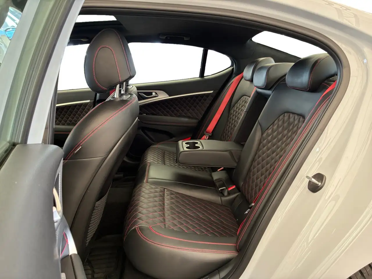 Genesis G70 - Image 8