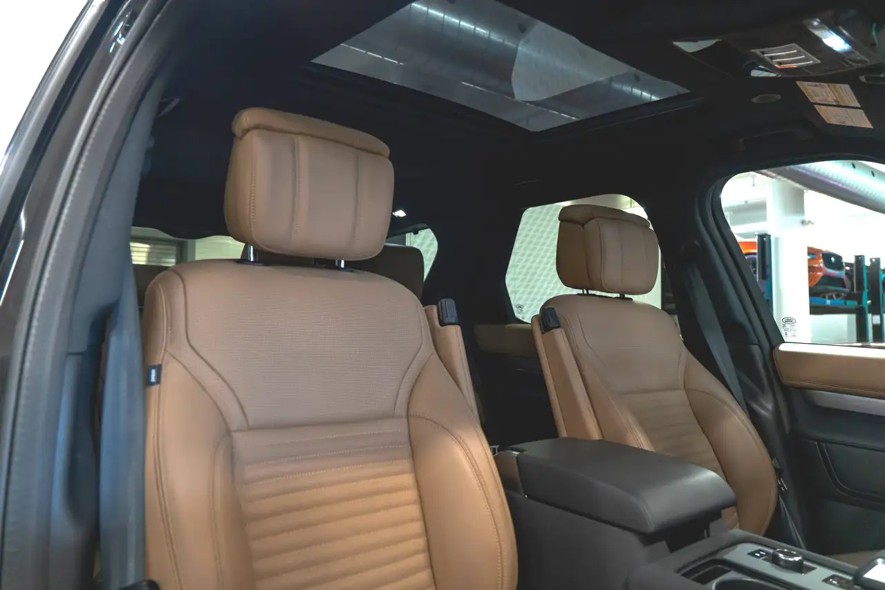 Land Rover Discovery - Image 3
