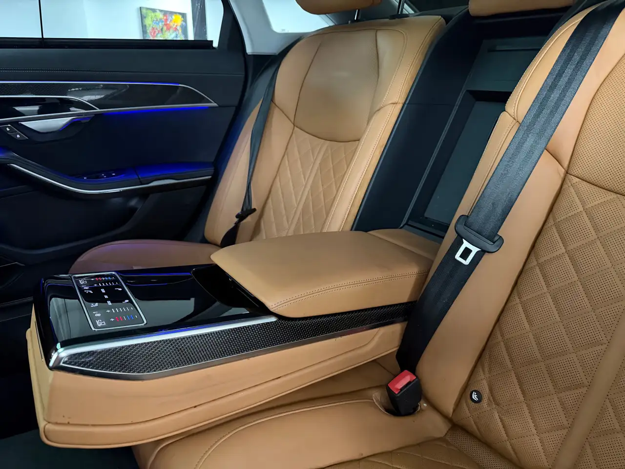 Audi S8 - Image 30