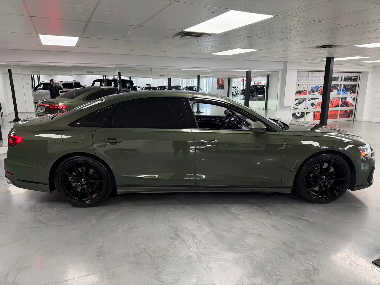 Audi S8 - Image 6