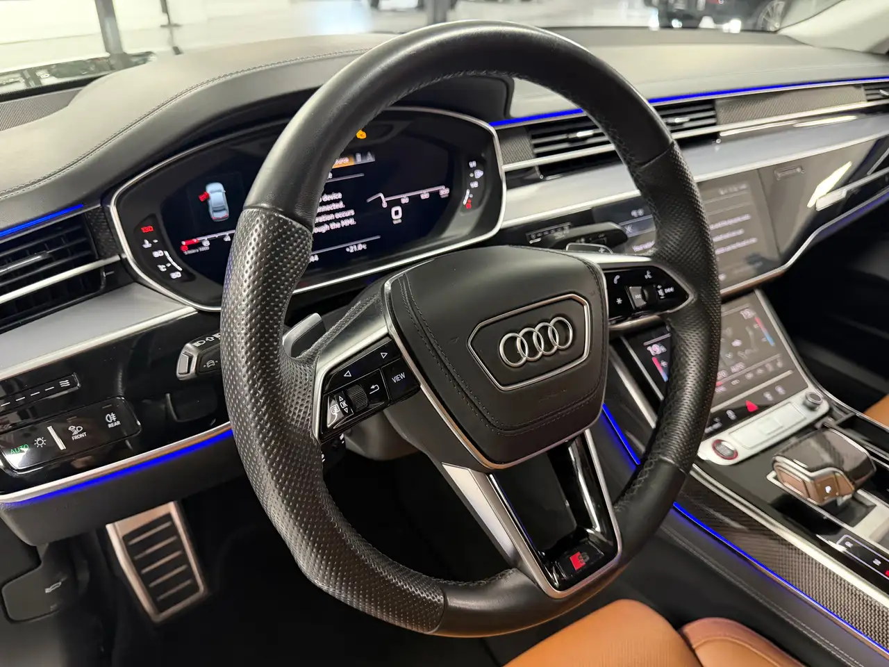 Audi S8 - Image 16