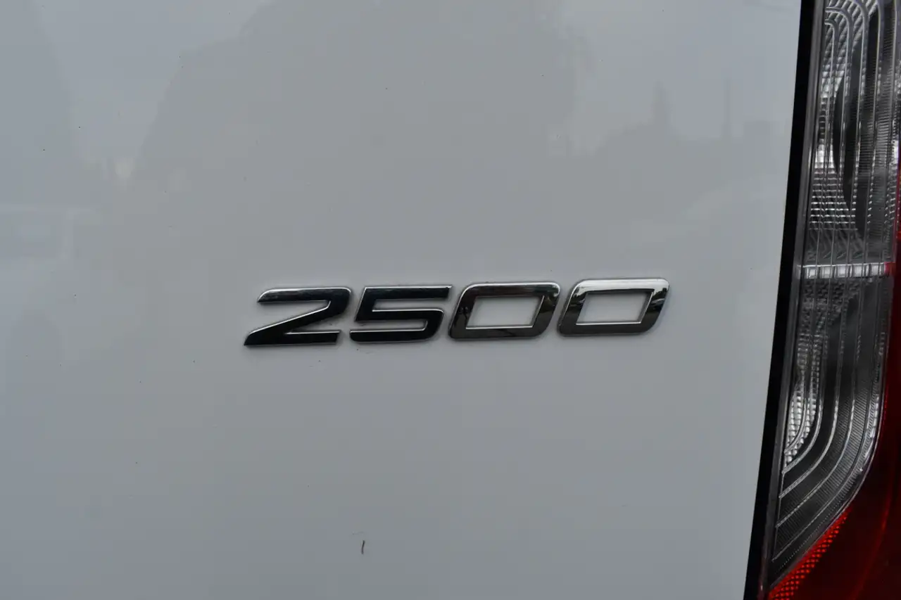 Mercedes-Benz Sprinter - Image 21