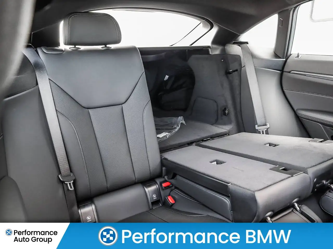 BMW i4 - Image 14