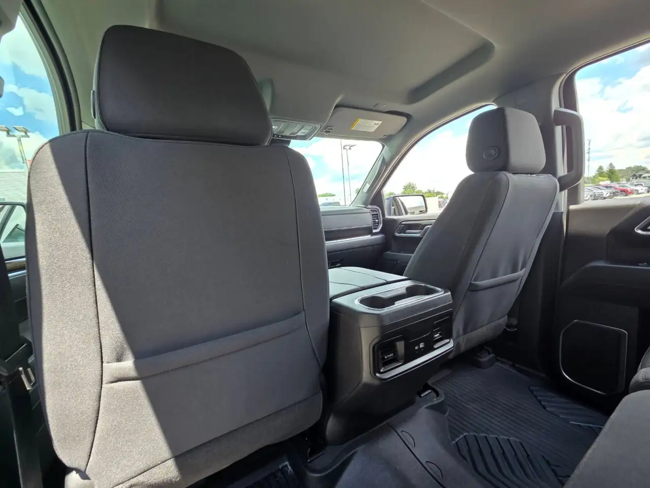 Chevrolet Silverado 1500 - Image 17