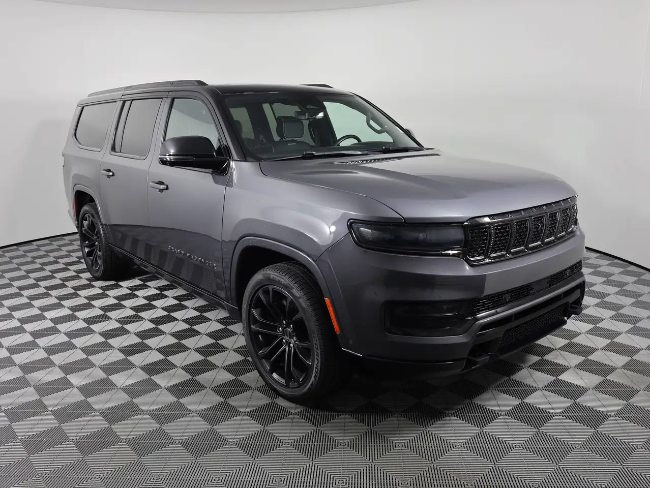 Jeep Grand Wagoneer - Image 3