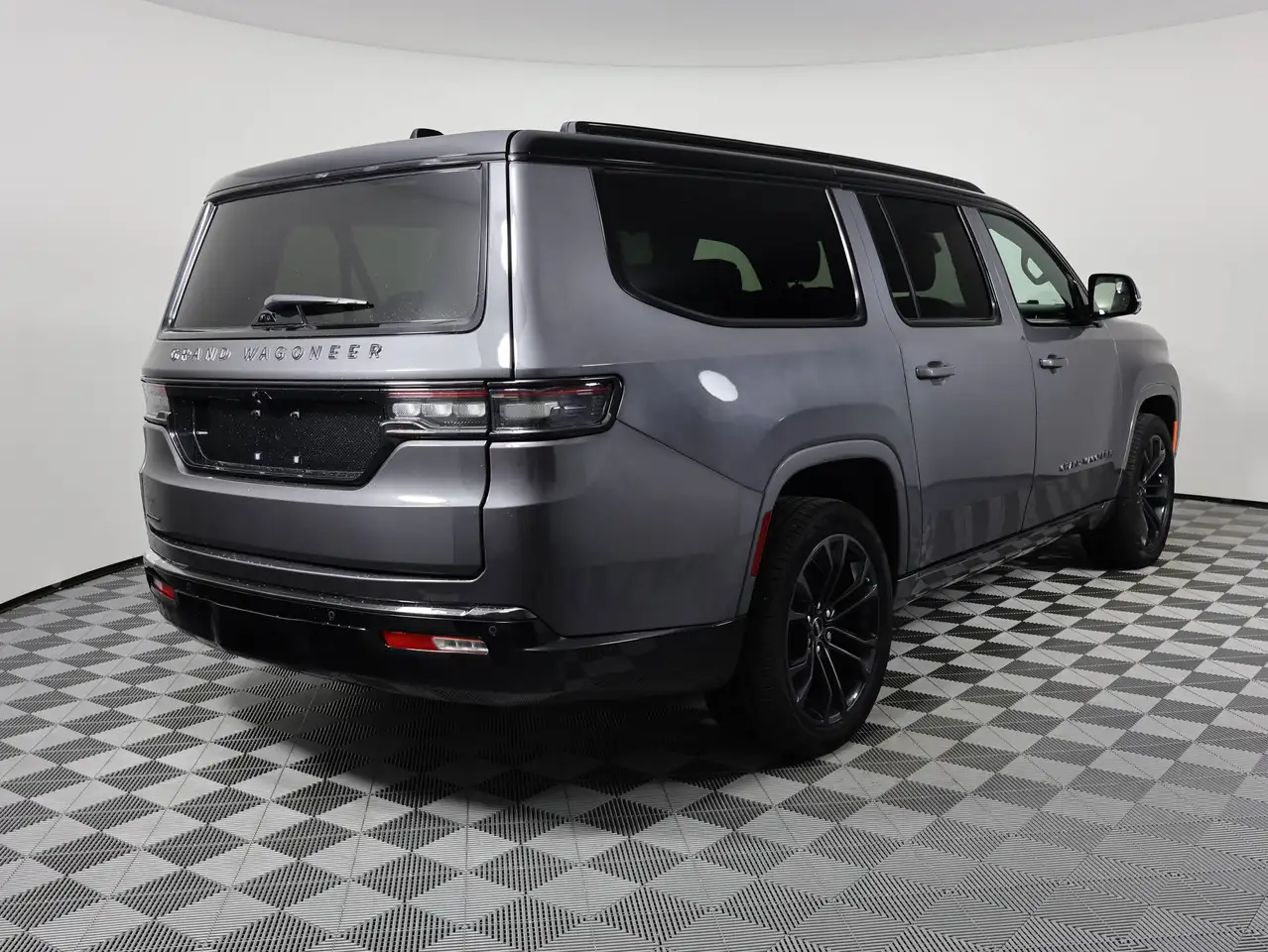 Jeep Grand Wagoneer - Image 6