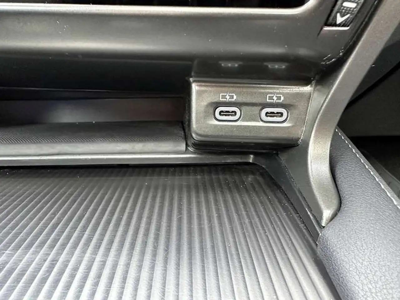 Lexus RX - Image 23