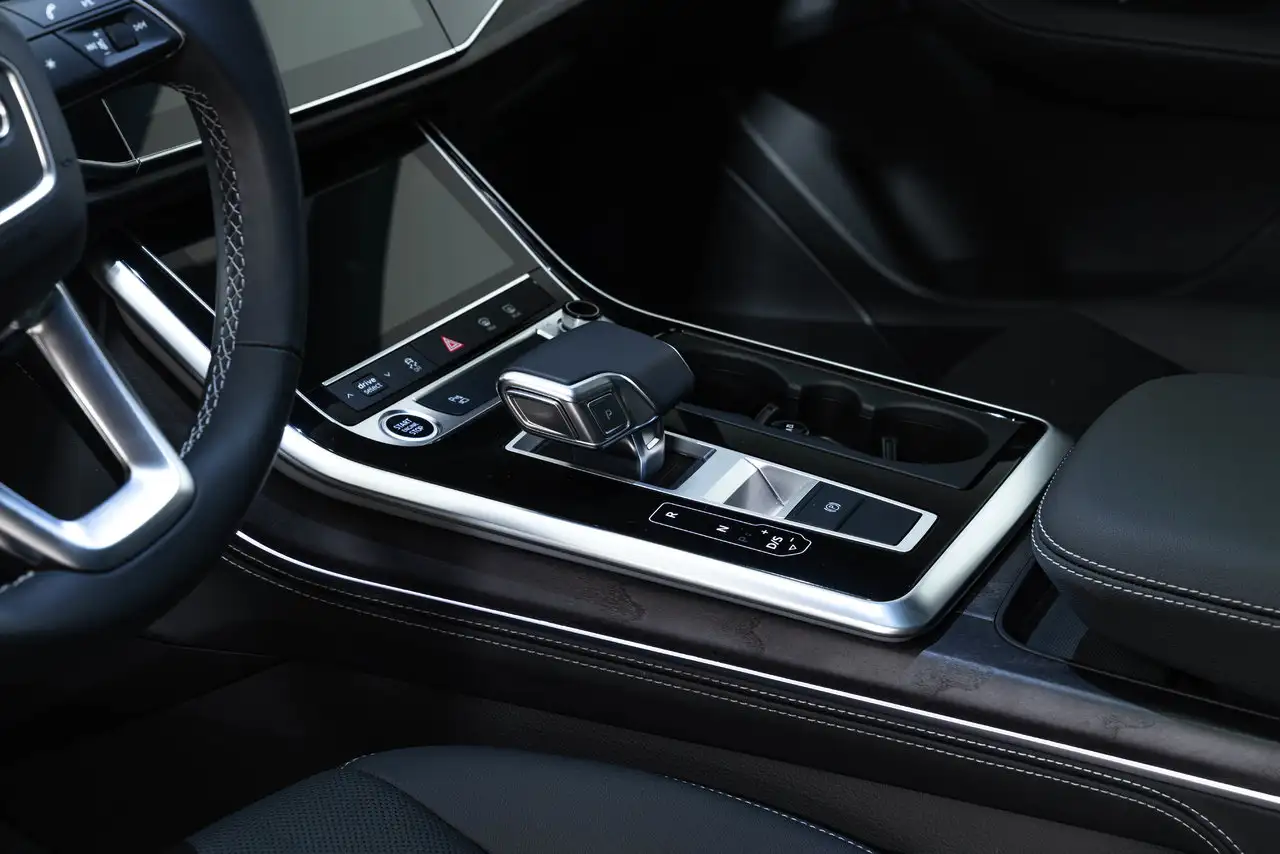 Audi Q7 - Image 17