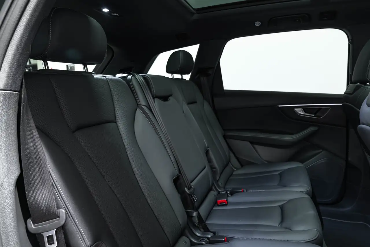 Audi Q7 - Image 29