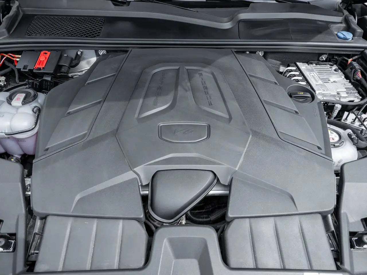 Porsche Cayenne - Image 37