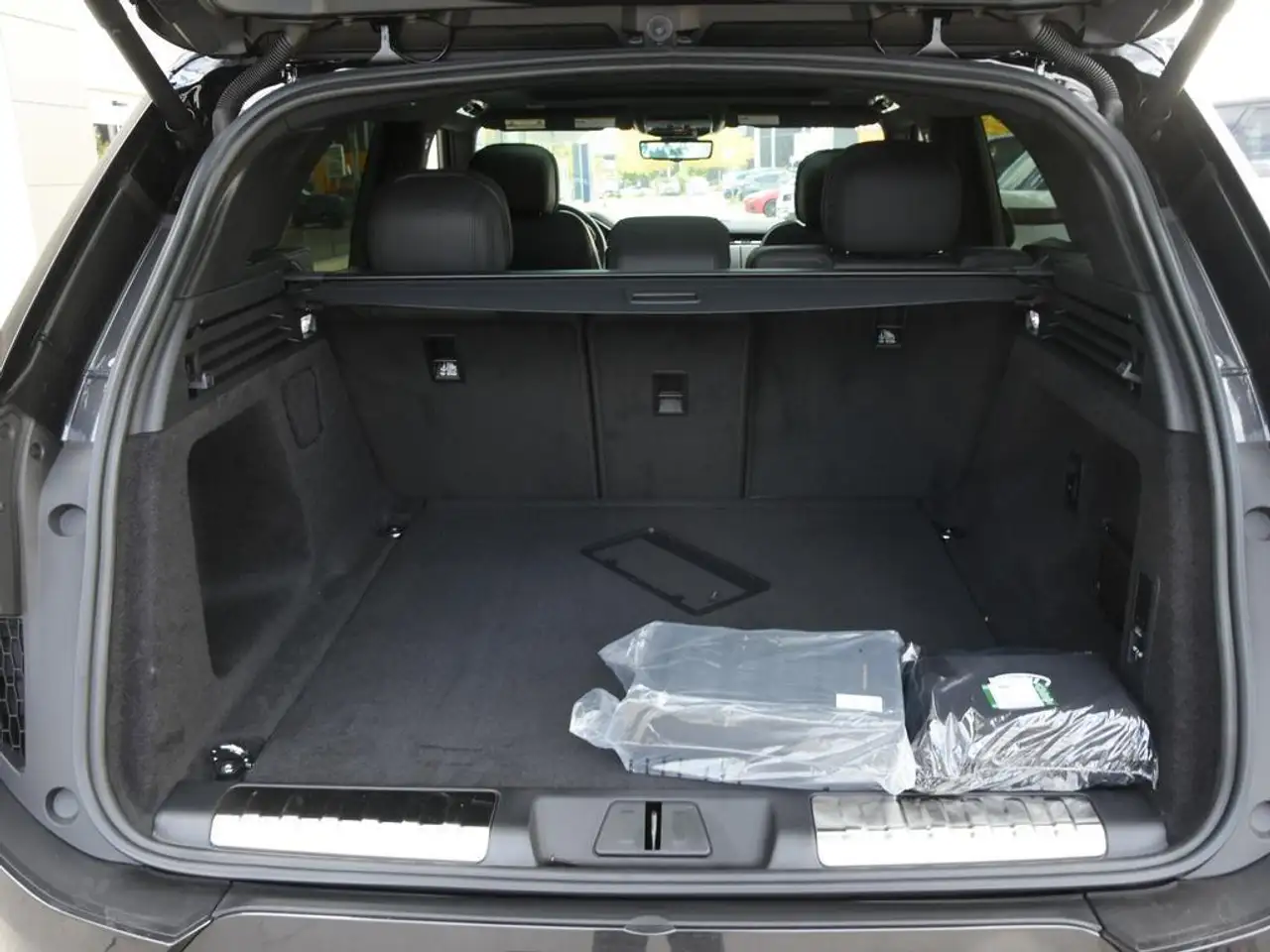 Land Rover Range Rover Sport - Image 11