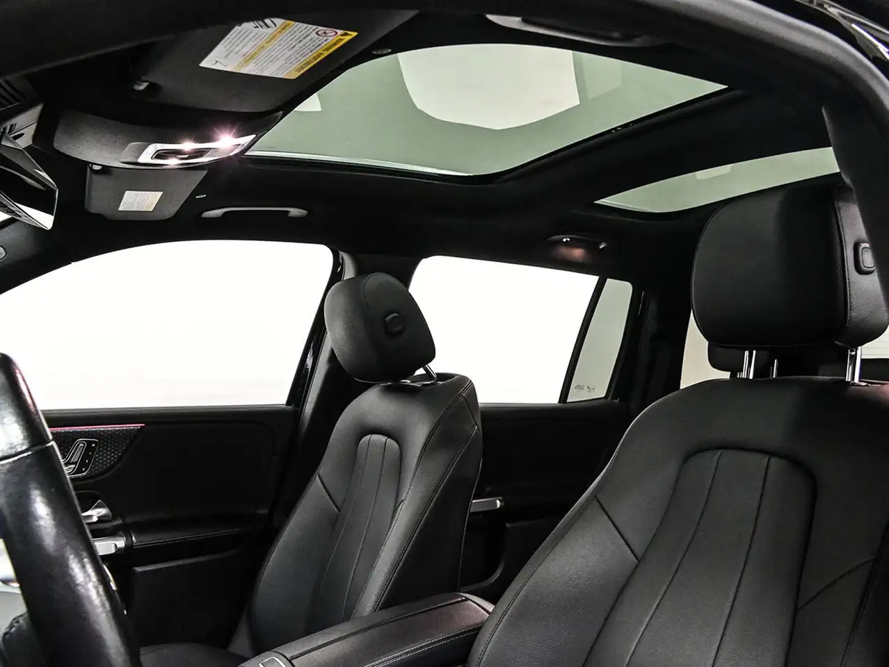 Mercedes-Benz GLB - Image 14